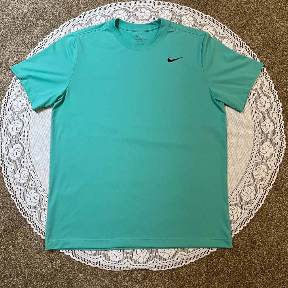 Men’s Nike tee